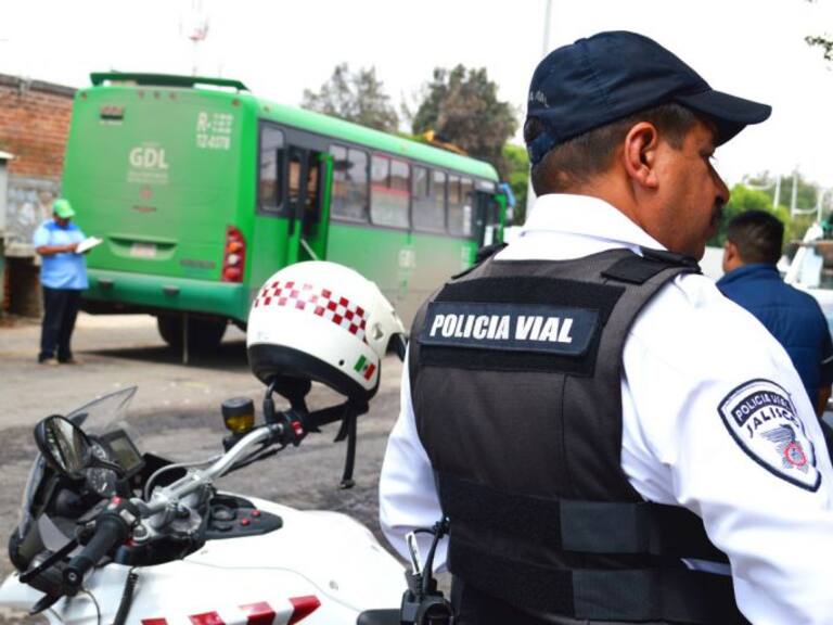 Investigan policía vial exhibido en redes sociales por pedir “mordida”