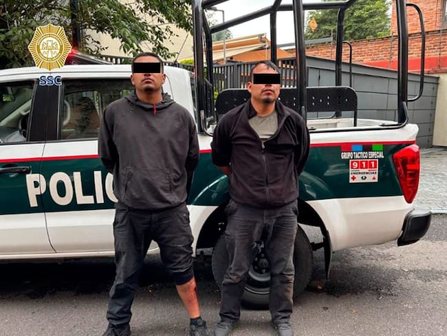 Detienen a dos sujetos que intentaban robar una casa en Bosques de las Lomas