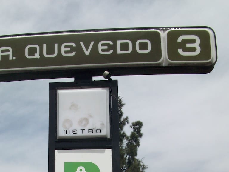 Mx - Falla de escalera eléctrica provoca caída masiva y deja 11 heridos