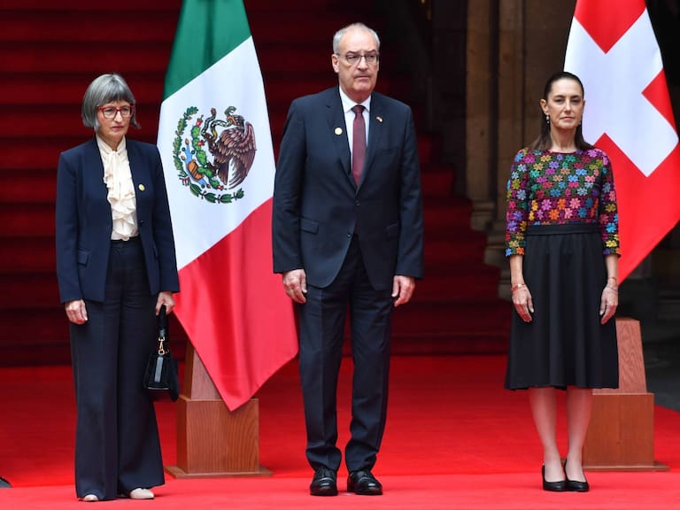 Claudia Sheinbaum, durante la ceremonia de bienvenida a Guy Parmelin, presidente de la Confederación Suiza, evento realizado en Palacio Nacional.