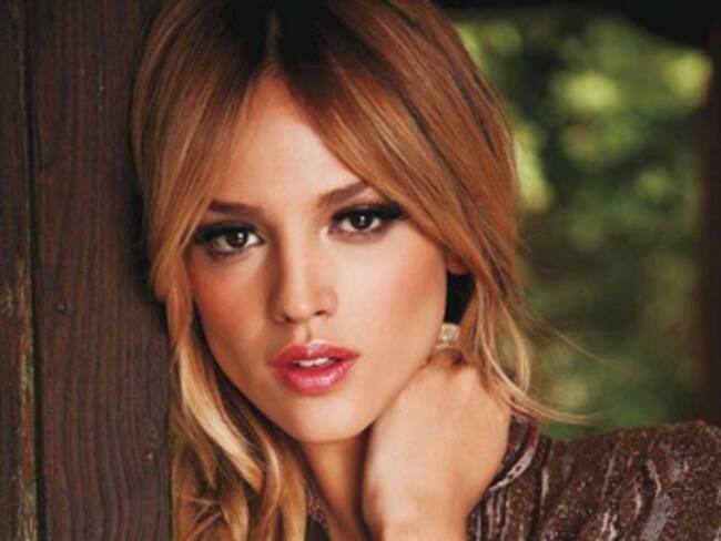 Es Eiza González blanco de críticas por delgadez extrema