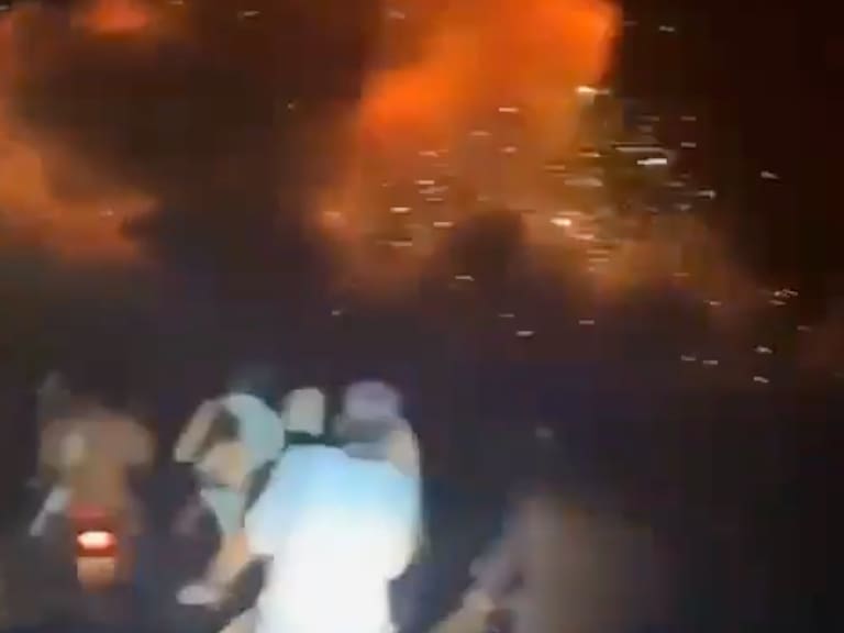 Un misil de la India cayó a metros de un grupo de personas en motocicleta en Pakistán.