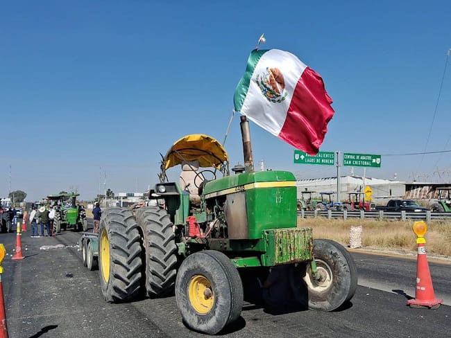 Campesinos viajan a CDMX desde Guanajuato en medio de la crisis agrícola