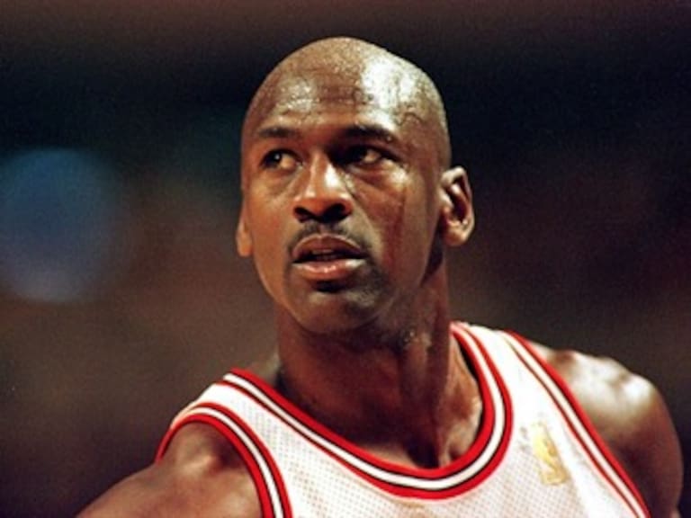 Lidera Michael Jordan lista como deportista retirado más rico del mundo