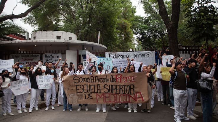 Alumnos mantienen toma de Canal 11 IPN; SEP llama al diálogo y pide respetar derechos de trabajadores