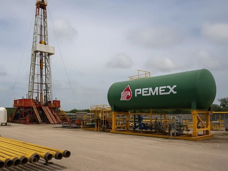 Extrabajador de Pemex rechaza datos incorrectos expuestos en la conferencia mañanera, señala exhibición discriminatoria.