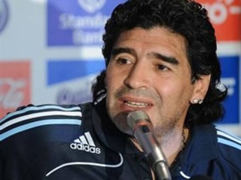 'Todos somos rescatistas y familiares': Maradona