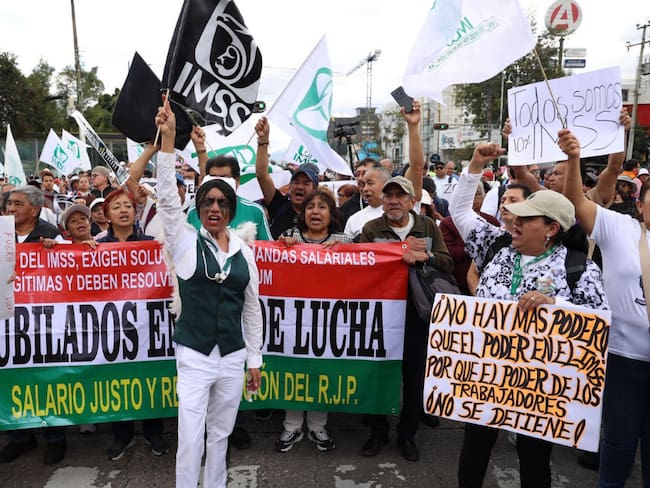 ¿Cuánto gana un médico familiar del IMSS? El salario que destapó el Instituto en redes sociales