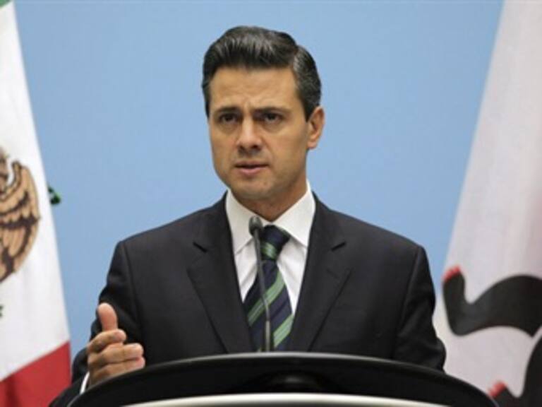 EPN realiza gira por Indonesia para participar en APEC