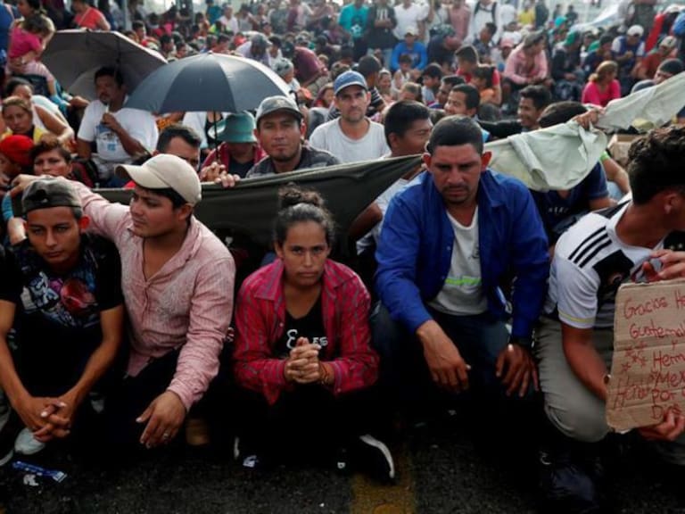 Centroamericanos de caravana migrante piden apoyo para regresar de Tijuana a su país