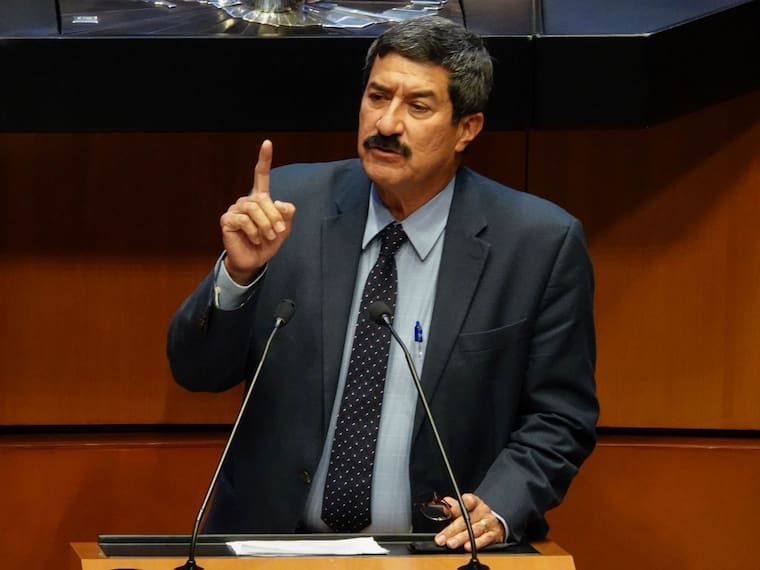 César Jáuregui -fiscal de Chihuahua- renuncia a su cargo debido a las inconsistencias en la investigación de los dos agentes de la CIA fallecidos en dicho estado.