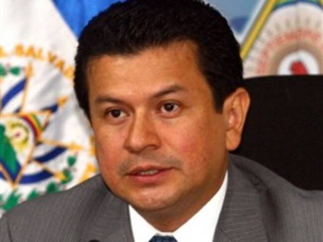 El Salvador y EU acuerdan intercambiar prontuario de deportados