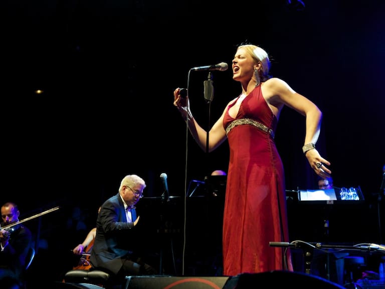 Pink Martini con China Forbes