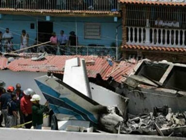 Mueren 6 personas al caer avioneta en sur de Chile