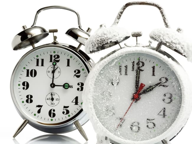Cambio de horario de invierno 2021: Checa si se adelanta o atrasa el reloj