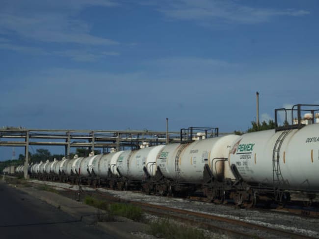 Conflicto entre Estados Unidos, Israel e Irán impulsa el Petróleo Mexicano por encima de los 70 dólares por barril, su nivel más alto desde 2025