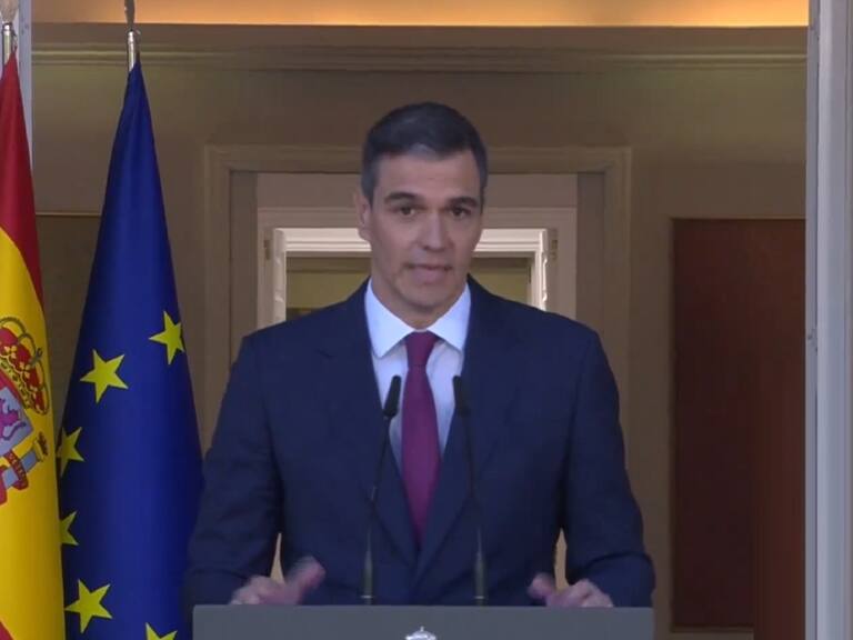 El presidente de España, Pedro Sánchez decidió continuar al frente del país tras cinco días de reflexión