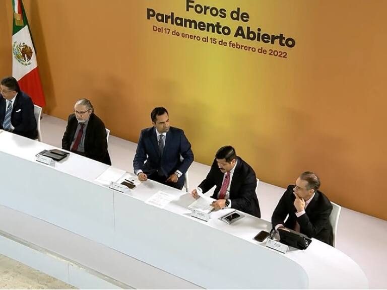 Reforma eléctrica de AMLO es restrictiva, aseguran expertos