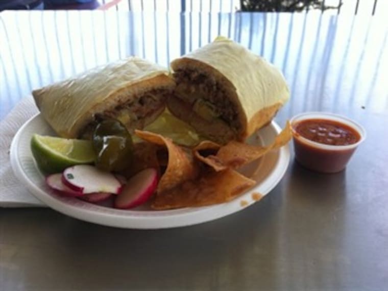 Tortas callejeras de cortes finos. David Santacruz, autor de la columna 'La Banquetera'. 09/01/13