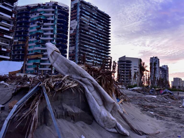 El huracán "Otis" impactó Acapulco durante la madrugada del 25 de octubre de 2023, dejando un saldo de 50 muertos, de acuerdo con cifras del gobierno federal.