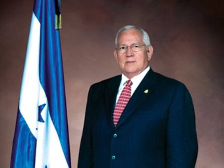 Listos 7.5 millones de hondureños si invade Chávez: Micheletti