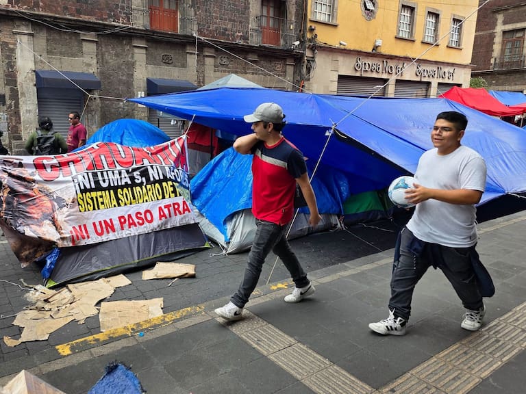 CNTE y vallas golpean a los negocios del corazón de la CDMX; subsisten con solo 20% de ingresos