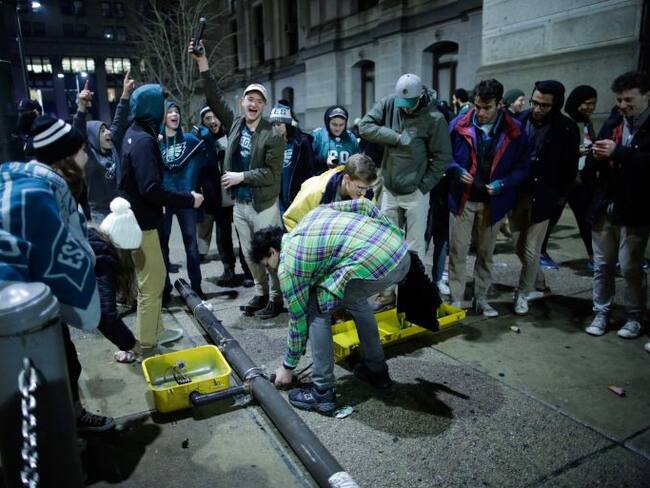 Caos y desorden en Filadelfia tras su triunfo en el Super Bowl