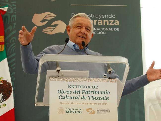 Estado laico no significa prohibir las religiones: AMLO