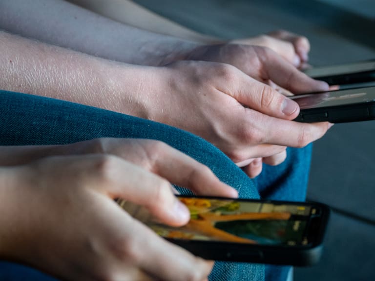 Mx - ¿Por qué cada vez más personas dejan de contestar llamadas telefónicas? (Photo by Matt Cardy/Getty Images)
