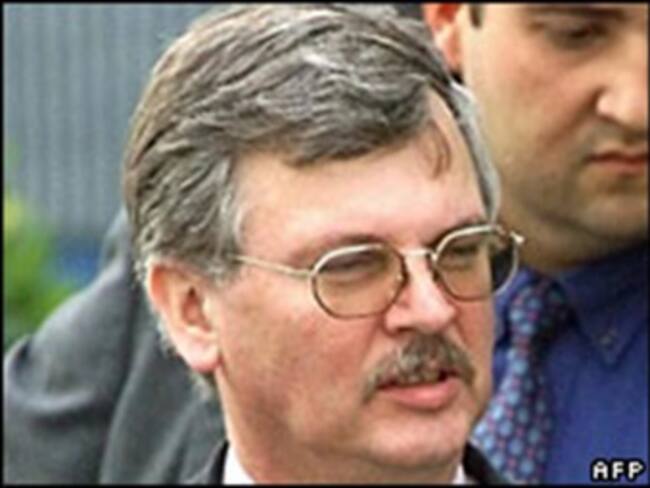 Revelan en juicio por crímenes que Cavallo elude prisión