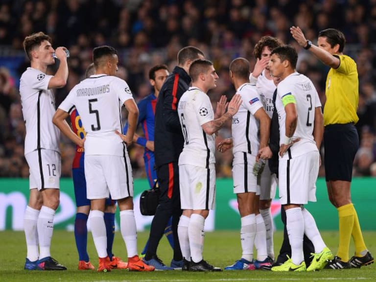 PSG se queja con la UEFA de errores arbitrales ante el Barcelona