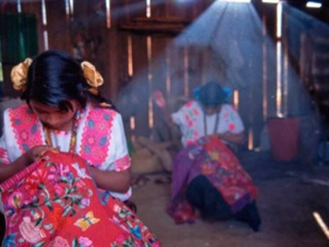 Detienen a niña tzotzil de 14 años por abandonar a su marido