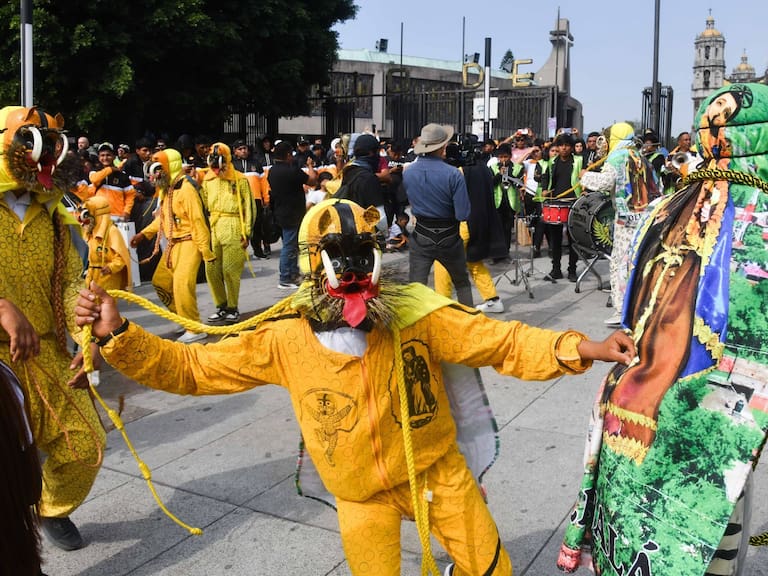 Peregrinos de diferentes estados del país continúan llegando a la Basílica de Guadalupe.