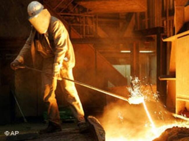 Cae 22% producción mundial de acero en febrero