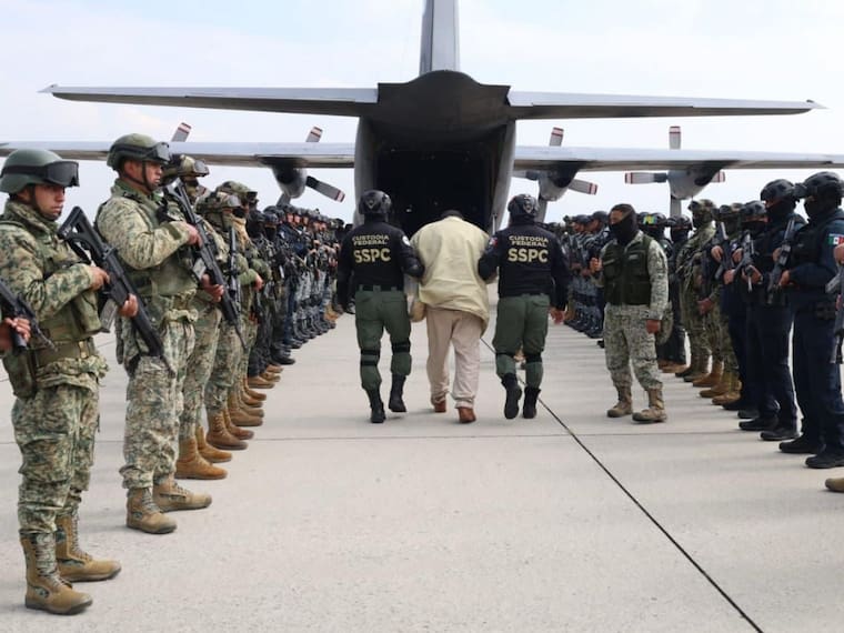 Trasladan a 37 presos a los Estados Unidos