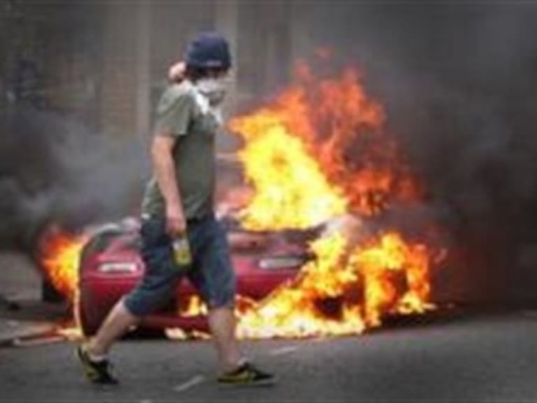 Mueren tres hombres durante disturbios en Birmingham