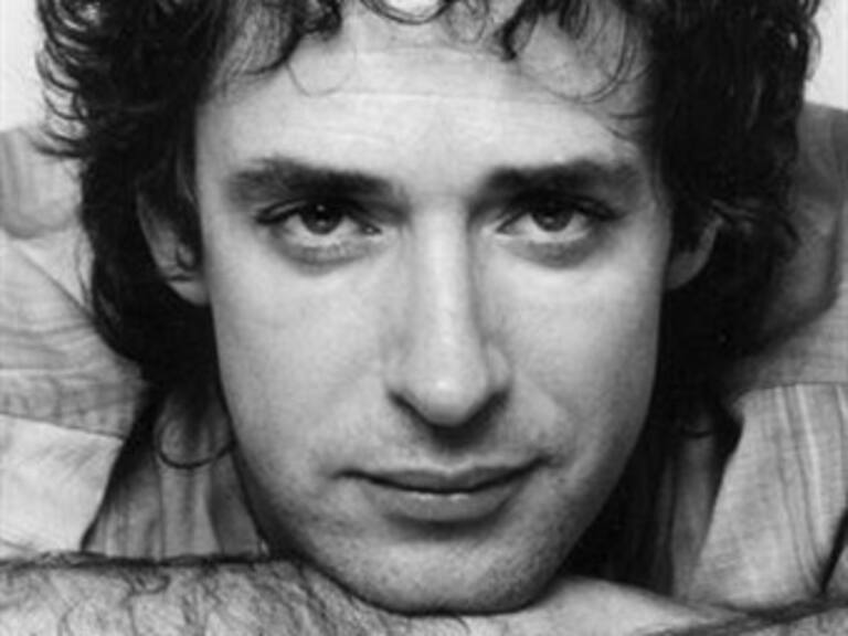 Revelan signos de mejoría en Cerati tras seis meses en coma