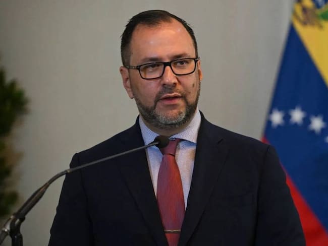 Venezuela anuncia cooperación de Irán ante acciones de Estados Unidos en el Caribe