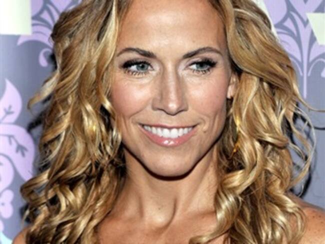 Llega la cantante Sheryl Crow a 50 años inmersa en la actuación