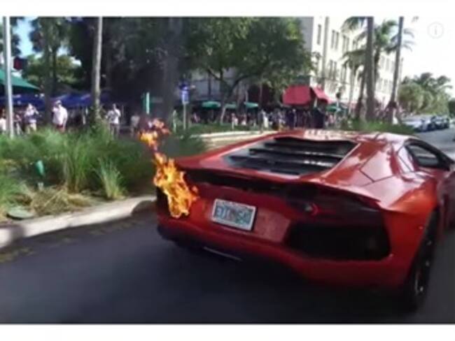 Valet parking presume que conduce un 'Lamborghini' y...lo incendia