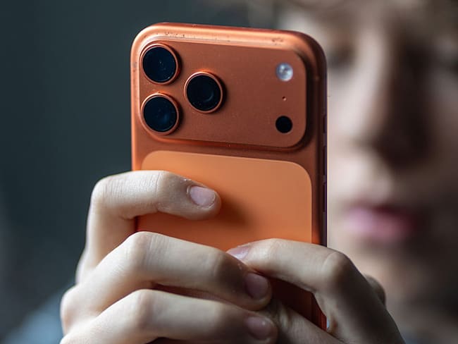 La falla en el iPhone que permite robos de miles de dólares sin desbloquear el equipo