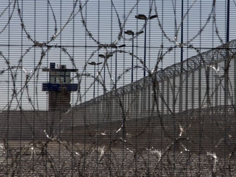 Prevalece en cárceles del país sobrepoblación y autogobierno: CNDH