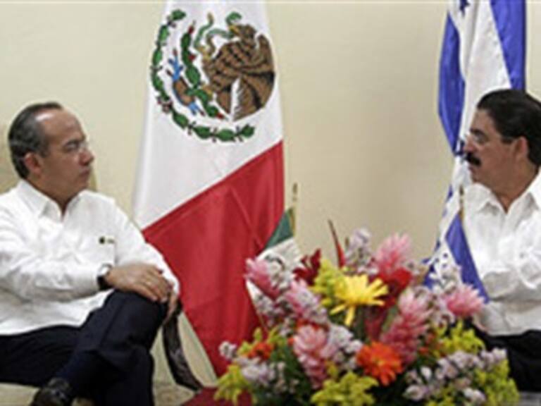 Anuncia Zelaya visita a México