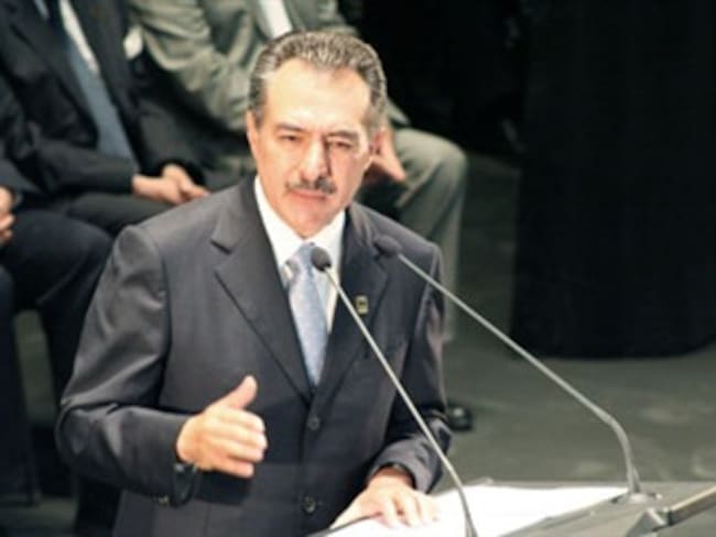 Exigen a Marco Adame disculparse por controversia