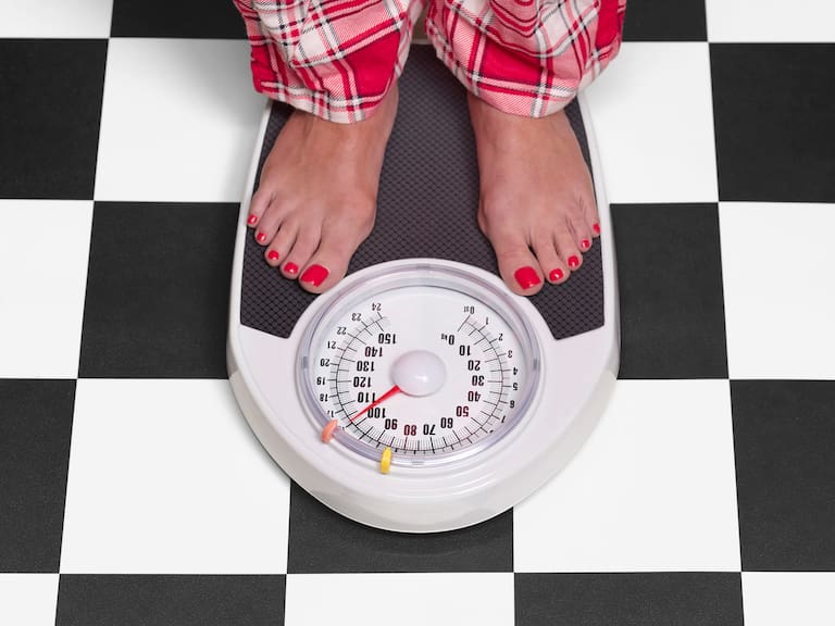 MX- El 68% de la gente se pone de malas por subir solo 100 gramos. ¿Te pasa?