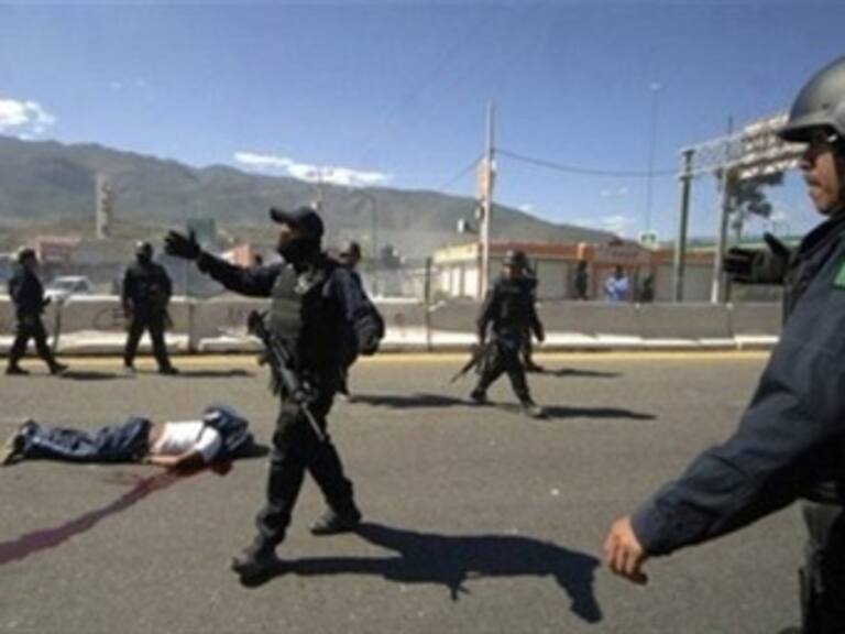 Comparecen normalistas de Ayotzinapa ante Congreso de Guerrero