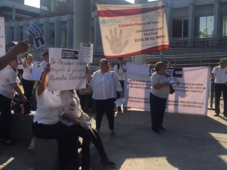 Trabajadores del ISSSTE reclaman despidos injustificados