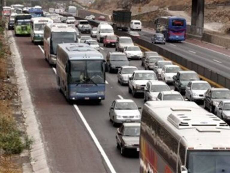 Caos vial en la carretera México-Puebla