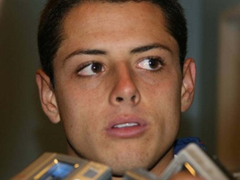 Referentes del 'Man U'resaltan funcionamiento del 'Chicharito'