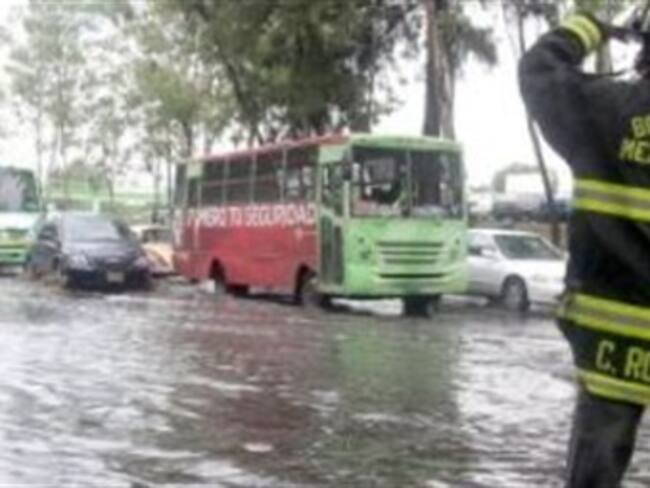 Funciona al 100% vialidad en DF: Ebrard